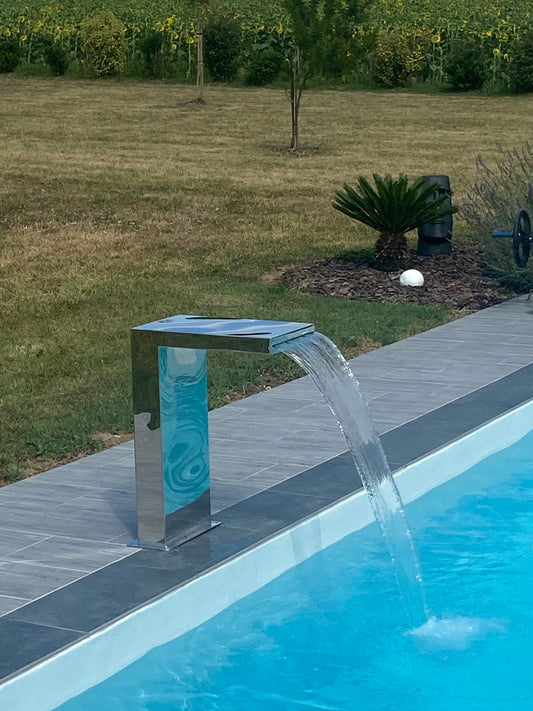 Cascade Demi-Cube lame d'eau