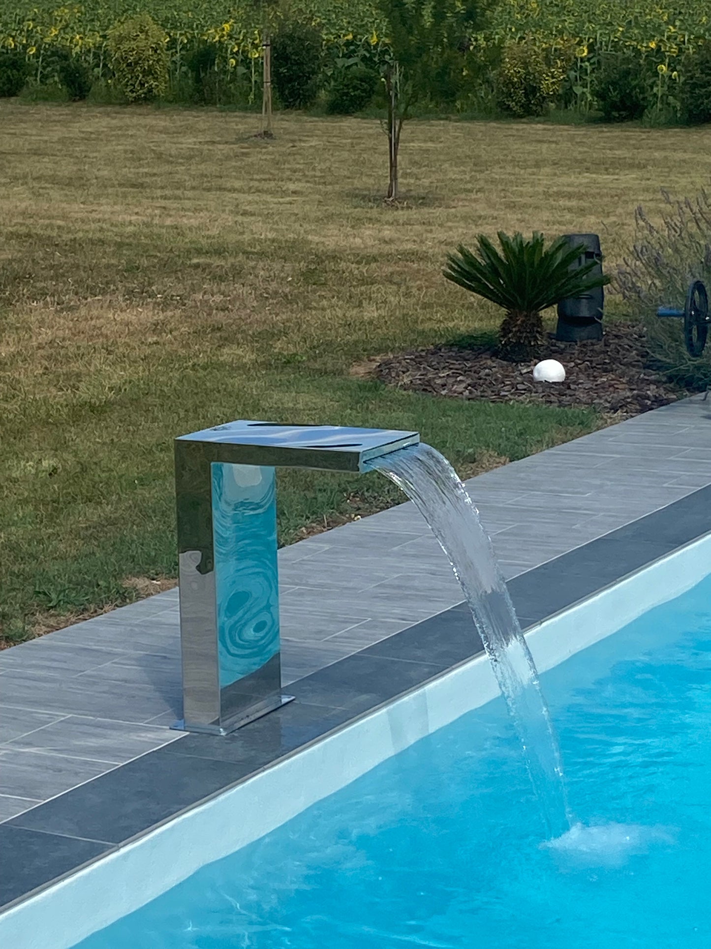 Cascade Demi-Cube lame d'eau