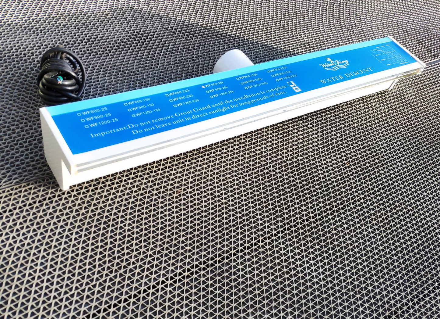 Lame d'eau acrylique encastrée 2,5cm débord / Largeurs 120cm,90cm,60cm ou 30cm / avec ou sans led